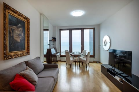 Communal lounge/ TV room, TV and multimedia, Seating area