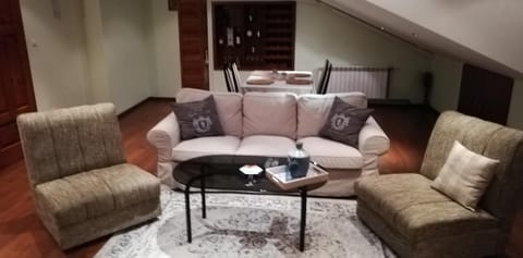 Communal lounge/ TV room