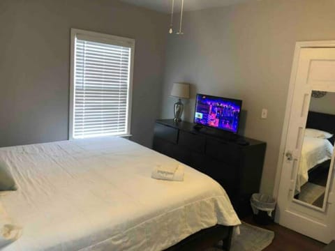 Stay with Jay Cleveland One Vacation rental in Cleveland Heights