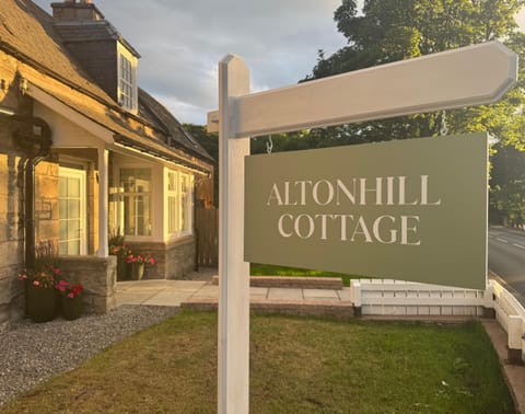 Altonhill Cottage - room only Bed and Breakfast in Nairn