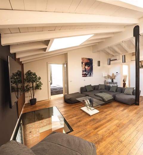 Living room, Seating area