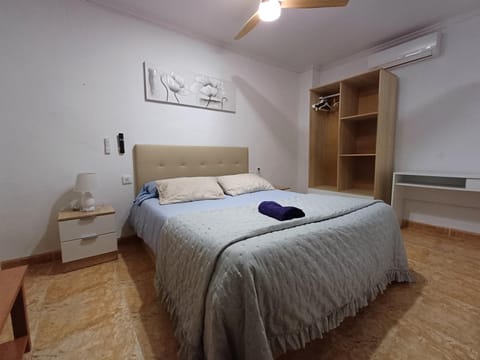 Bed, TV and multimedia, Bedroom, Parking, internet, towels, air conditioner