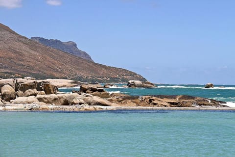 Brighton Court in Campsbay on the beach. Apartment in Camps Bay