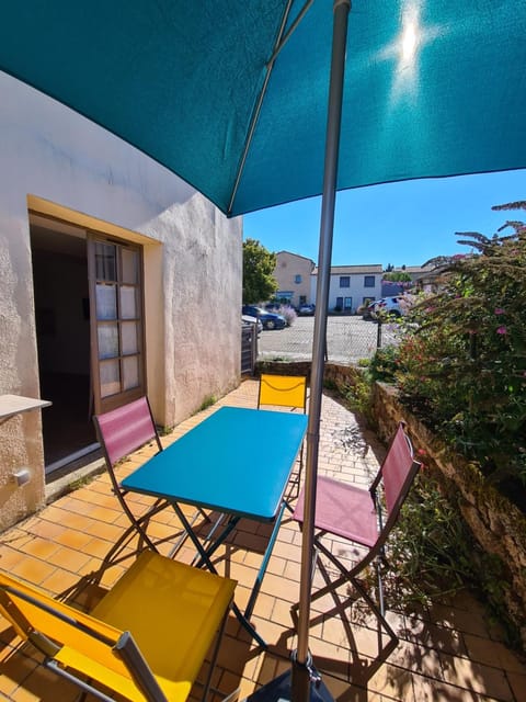 Patio, Dining area