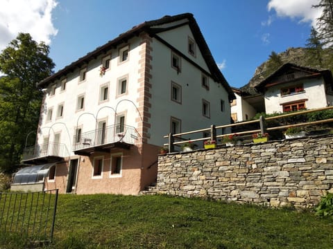 Property building, Day