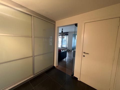 Facade/entrance, Photo of the whole room, wardrobe