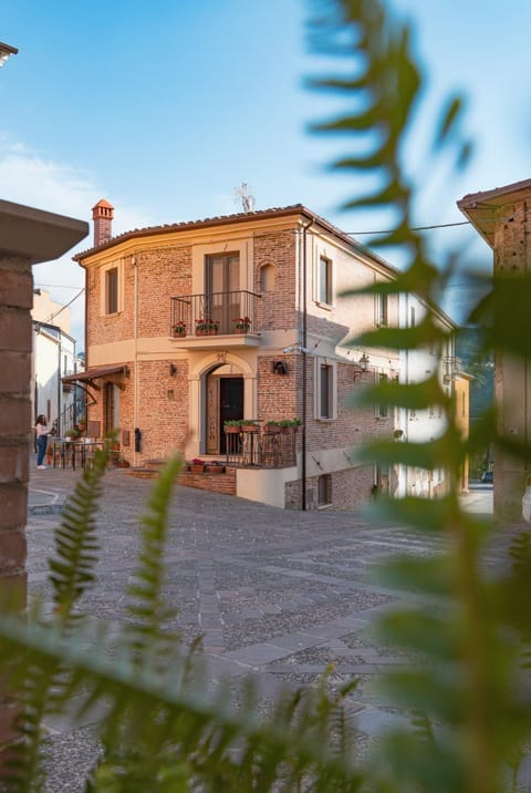 Property building, Neighbourhood, Street view