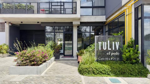 Property building, Facade/entrance
