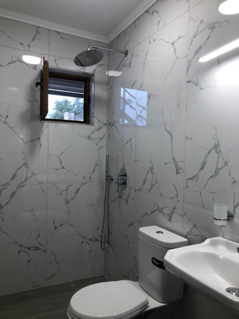 Apartments Ardian Bed and Breakfast in Ksamil