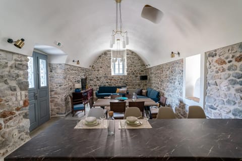 ENGLEZENA'S GUESTHOUSE Apartment in Leonidio