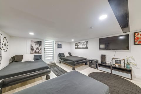 4 Mi to Hard Rock Stadium West Park Escape Apartment in West Park