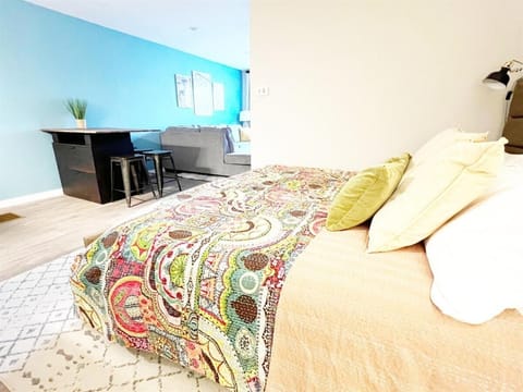 Johnny Cash "rambler" On Main Apartment in Custer