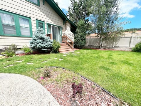 Hill City Haven Downtown Main Street House in Hill City