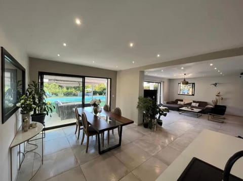 Villa dans les hauteurs de Marseille Villa in Marseille