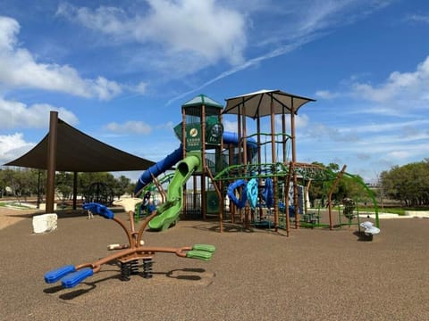 The Bonnie - 5 Bed Near Everything House in Cedar Park