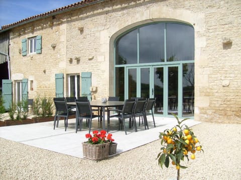 Patio, Facade/entrance