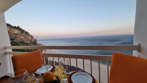 Day, Natural landscape, View (from property/room), Balcony/Terrace, Dining area, Beach, Mountain view, Sea view