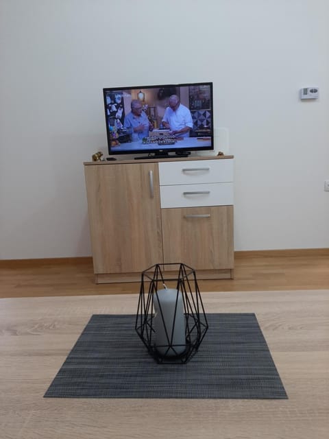 TV and multimedia, locker