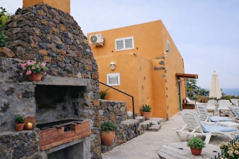 Property building, Patio, Day, BBQ facilities
