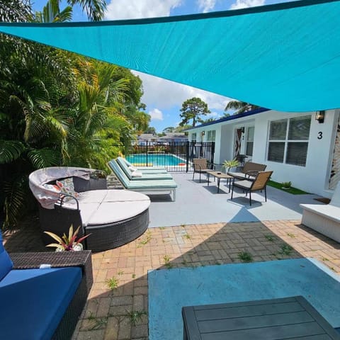 Property building, Patio, Day, Garden, View (from property/room), Balcony/Terrace, Garden view, Pool view, Swimming pool, sunbed