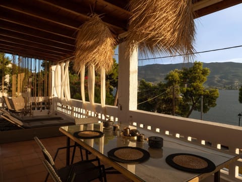 View (from property/room), Balcony/Terrace, Balcony/Terrace, Seating area, Dining area