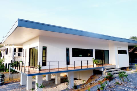 Sam Lanta Villa in Sala Dan