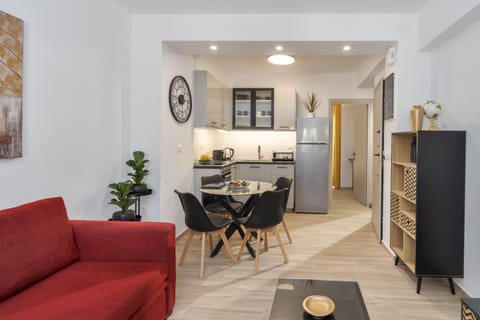 Kitchen or kitchenette, Seating area