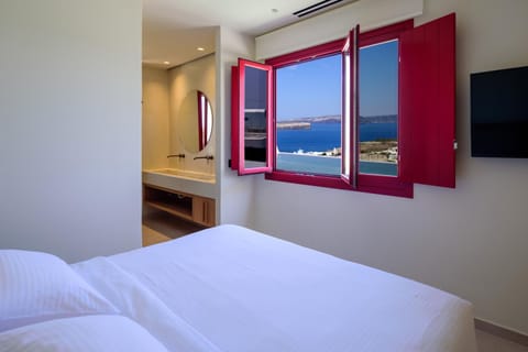 Bed, Natural landscape, TV and multimedia, Photo of the whole room, Bedroom, Sea view