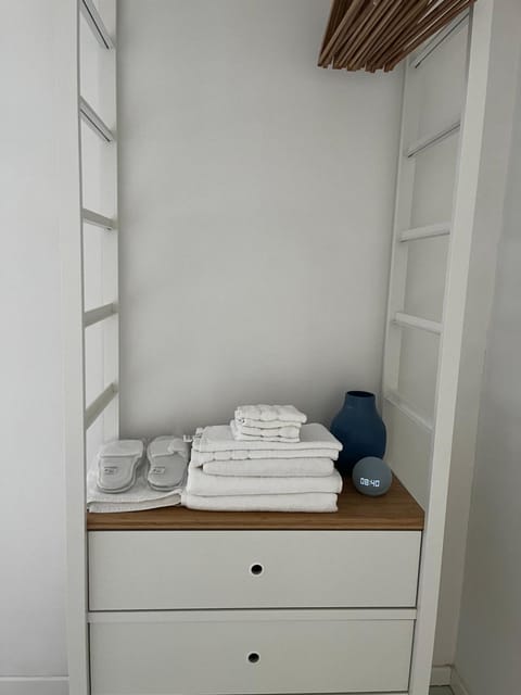towels, wardrobe