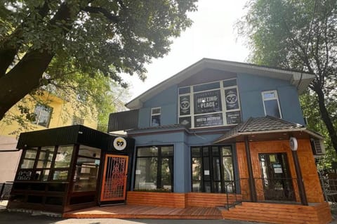Property building, Facade/entrance, Day