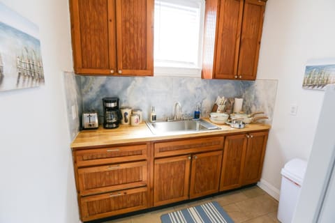 Coffee/tea facilities, toaster