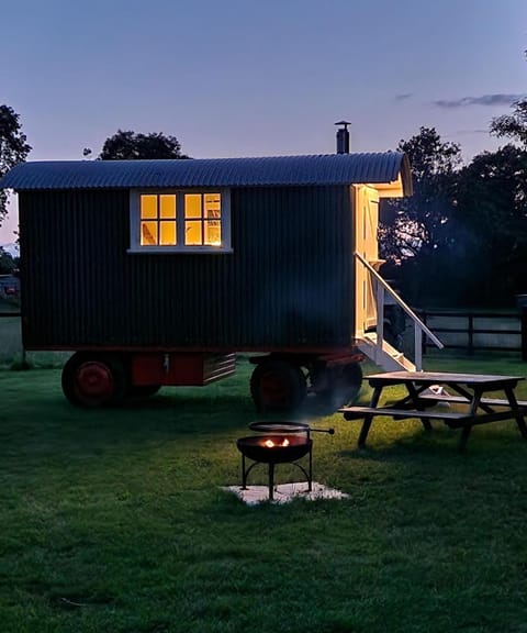 Property building, Day, Night, Natural landscape, BBQ facilities, Garden, Dining area, Evening entertainment, Garden view