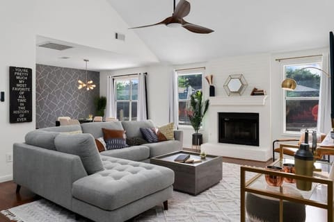 High End Design Home with Pool & Hot Tub Gameroom House in Round Rock