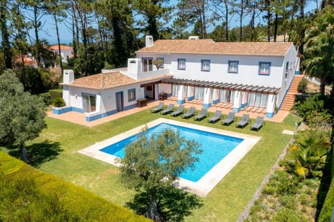 Property building, Natural landscape, Garden, Garden view, Pool view, Swimming pool, Swimming pool, sunbed