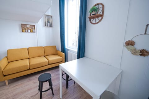 Charpennes Apartment for 4 people near the metro Apartment in Villeurbanne