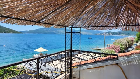 View (from property/room), Balcony/Terrace, Sea view