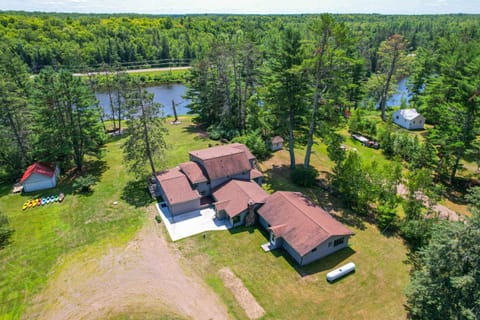 Spacious Winter Retreat with River Access and Kayaks! House in Wisconsin