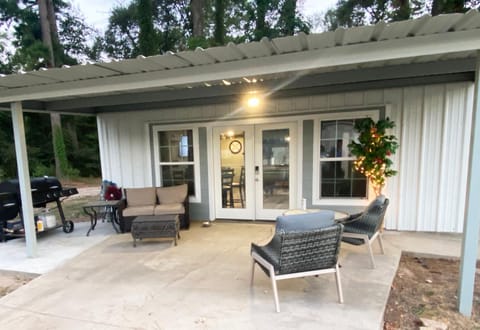 Patio, Balcony/Terrace, Seating area
