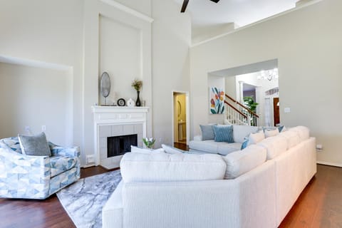 Spacious Sugar Land Home with Yard and Pool Access! House in Sugar Land