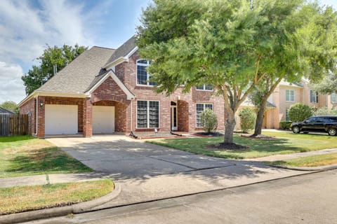 Spacious Sugar Land Home with Yard and Pool Access! House in Sugar Land