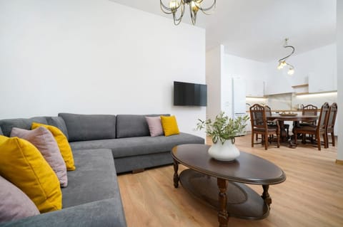 TV and multimedia, Living room, Dining area