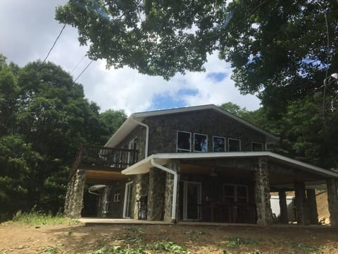 KastleRock of the Highlands House in Watauga