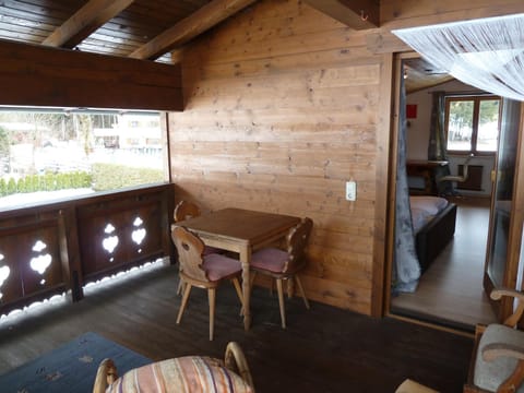 Balcony/Terrace, Decorative detail
