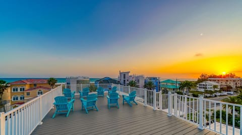 Beach Dream House in Siesta Beach