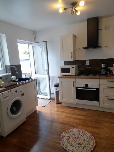 Happy Land Home Apartment in Worcester