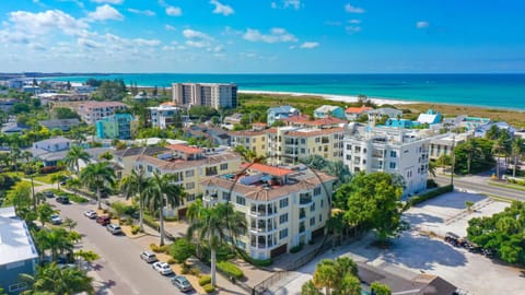 At Sun Sea Terrace - 300 (PH) House in Siesta Beach
