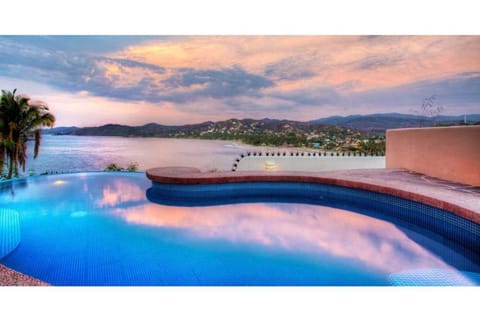 Pool view, Sea view
