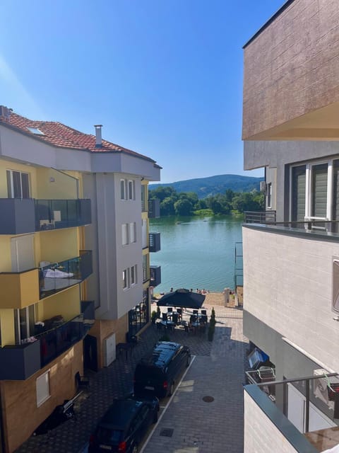Property building, Day, Balcony/Terrace, Lake view