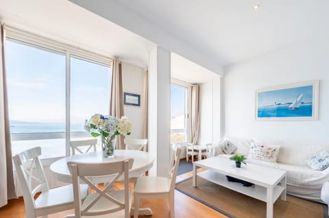 Living room, Sea view