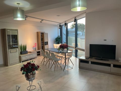 Apartament III w Centrum - Winda - 50 metrów od Starego Rynku Apartment in Pomeranian Voivodeship